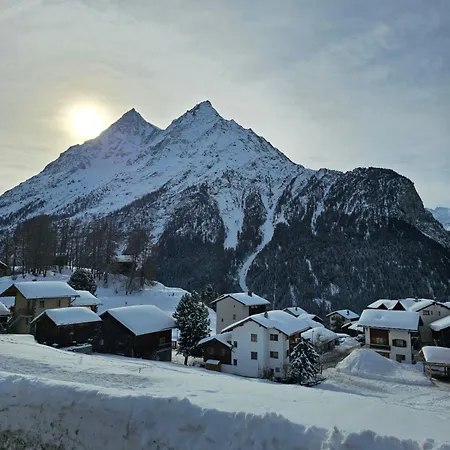 Alpin Vue Dent Blanche Chalé